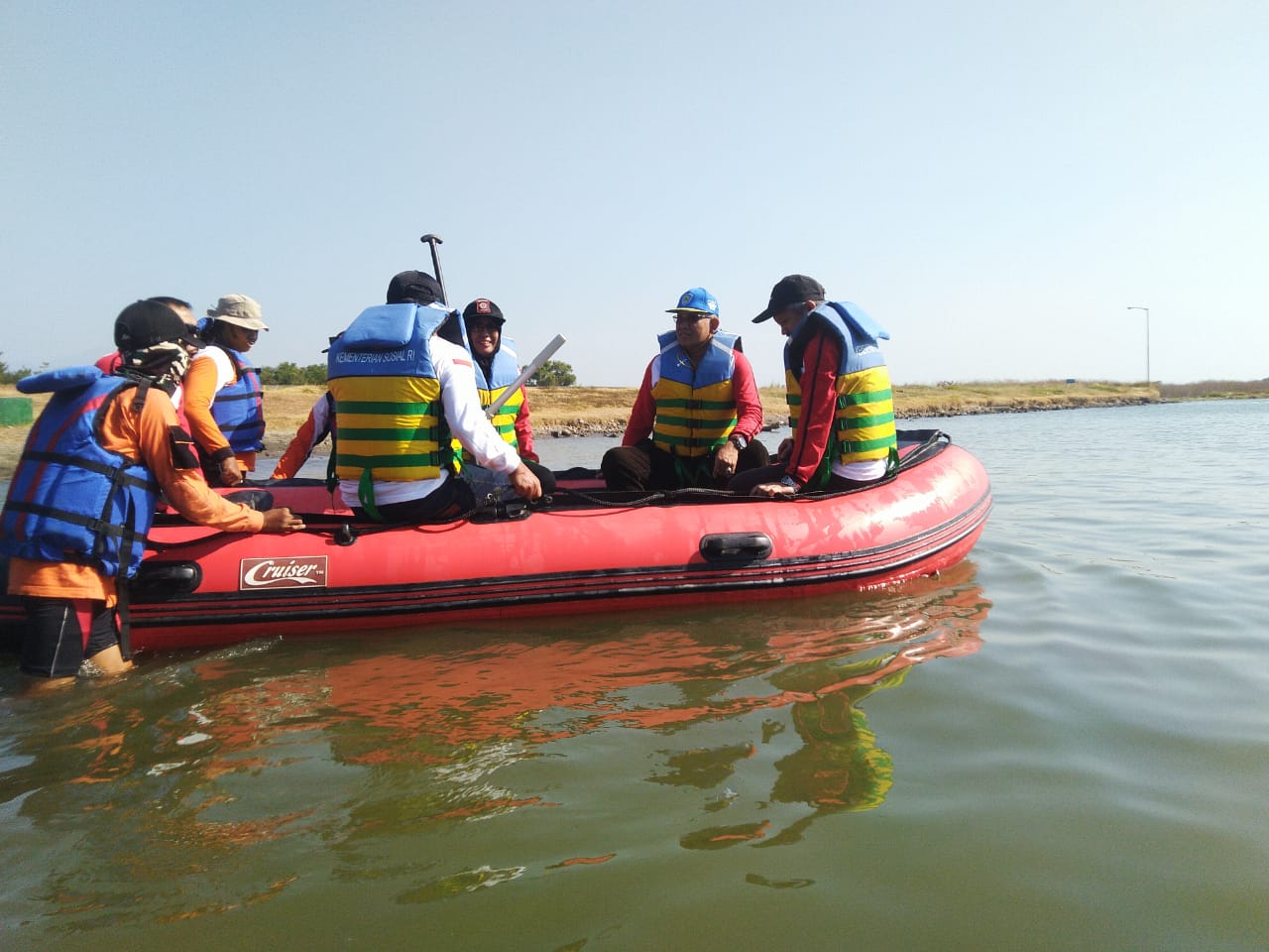 Pelatihan Water Rescue untuk Siswa SMA